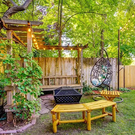 Lovely Salt Lake City Cottage With Outdoor Space!